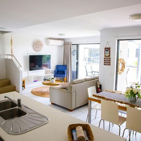 Tropical Getaway In 2 Bedroom Unit In 4 Star Resort Noosaville Exteriör bild
